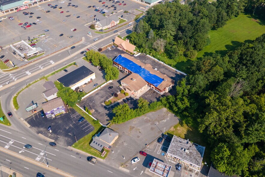 More Photos Of 16 Cheshire Rd, Pittsfield Hotel For Sale