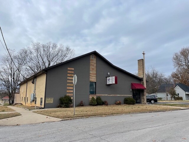 More Photos Of 901 N Prospect Ave, Springfield Freestanding For Sale