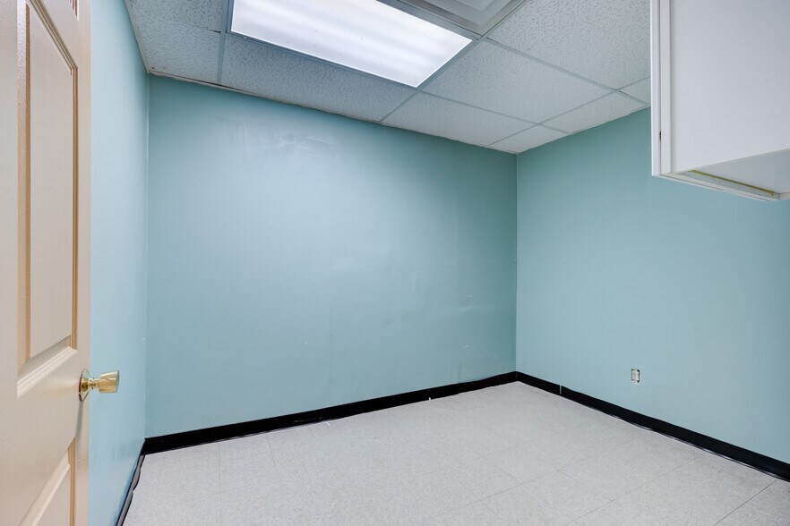 More Photos Of 19953 Conant St, Detroit Medical For Sale