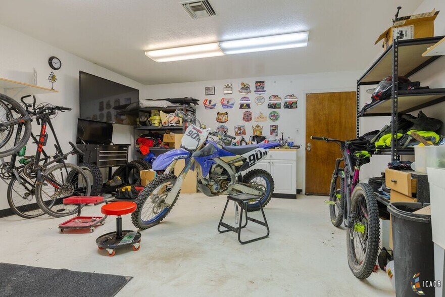 More Photos Of 1902 W Euclid Ave, El Centro Warehouse For Sale