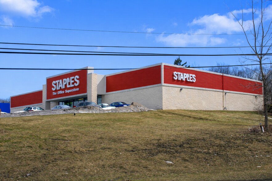 More Photos Of 2 Plaza Dr, Auburn Freestanding For Lease