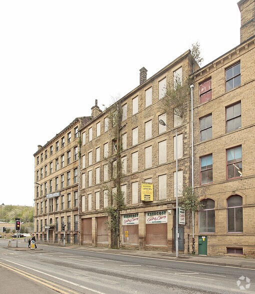 Primary Photo Of 34-36 Canal Rd, Bradford Office For Sale