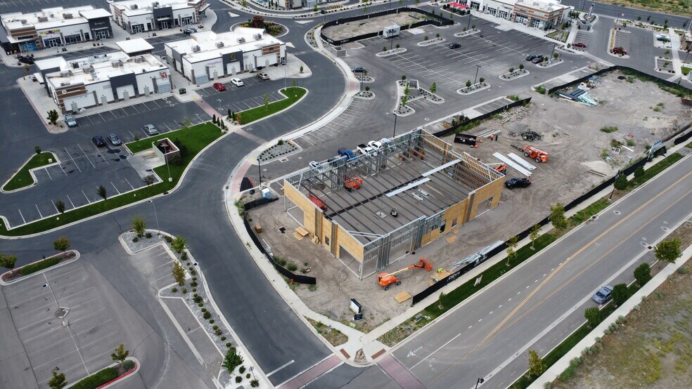 More Photos Of 634 N Mill Road, Vineyard Storefront Retail Office For Lease