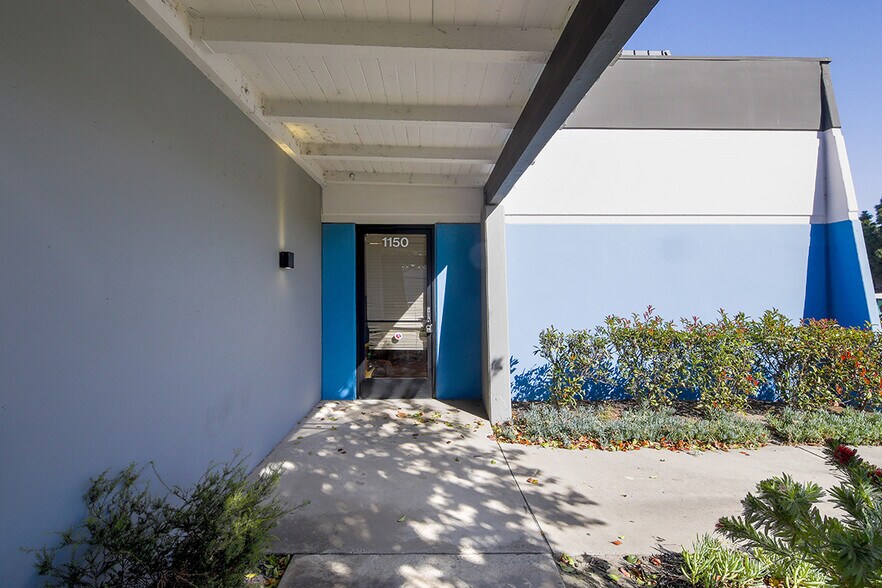 More Photos Of 2621 W Woodland Dr, Anaheim Manufacturing For Sale