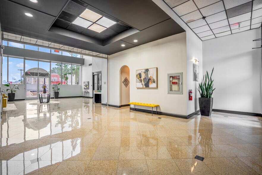 More Photos Of 1110 N Loop 336 W, Conroe Office For Lease