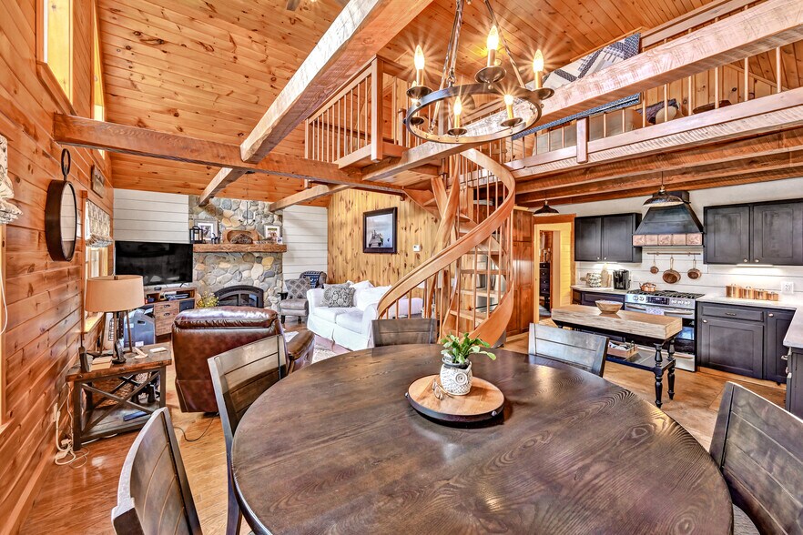 More Photos Of 15 Lower Wilson Pond Rd, Greenville Specialty For Sale