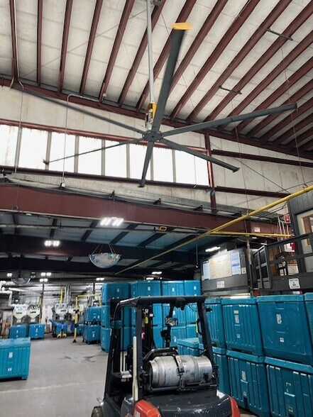 More Photos Of 2230 Stewart Rd, Muscatine Flex For Sale