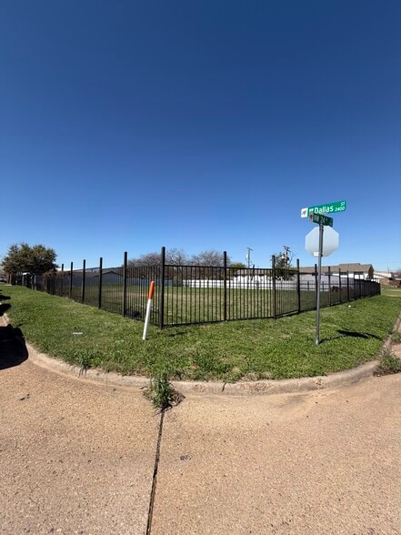 Primary Photo Of 2400 NW Dallas St, Grand Prairie Land For Sale
