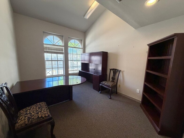 More Photos Of 1361 Royal Palm Square Blvd, Fort Myers Office For Lease