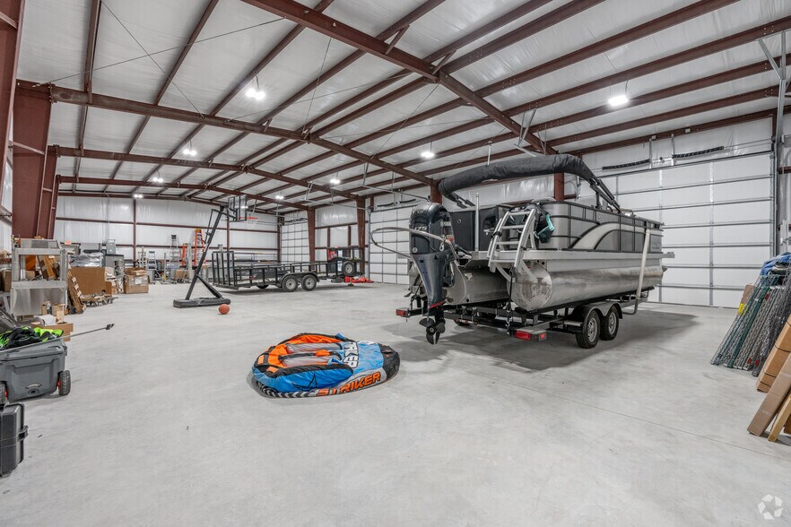 More Photos Of 2328 Seaborn Rd, Ponder Warehouse For Lease