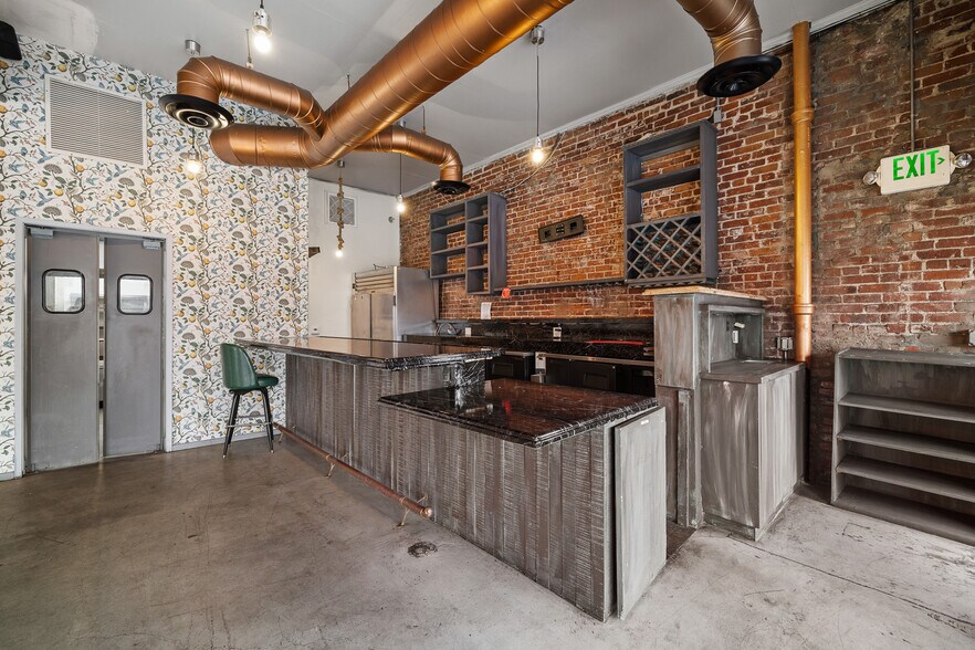 More Photos Of 1156-1160 N Highland Ave, Los Angeles Storefront Retail Residential For Lease