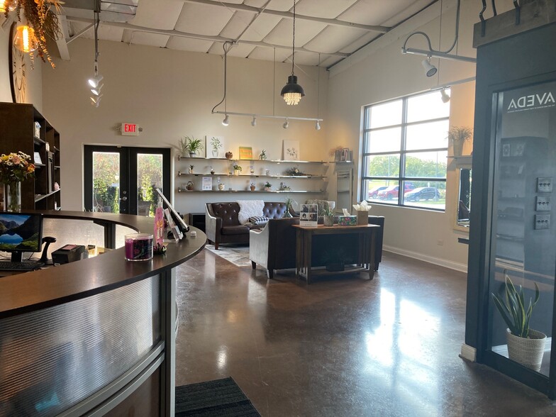 More Photos Of 2525 W Bethany Rd, Sycamore Office For Sale