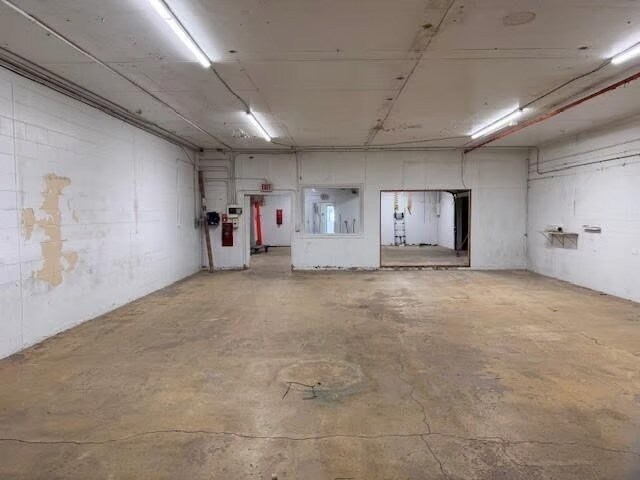 More Photos Of 116 S 10th St, Marshall Light Distribution For Sale