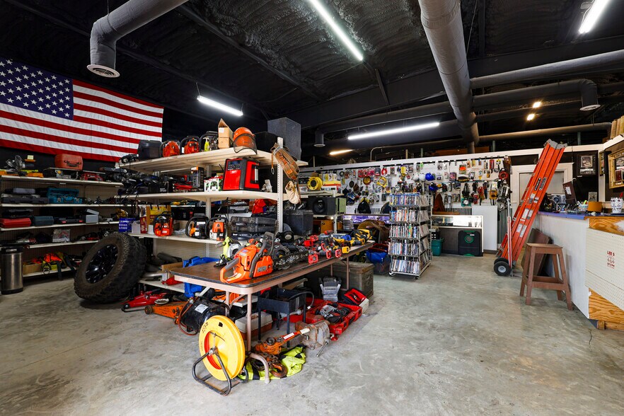 More Photos Of 10374 US Highway 431, Albertville General Retail For Sale