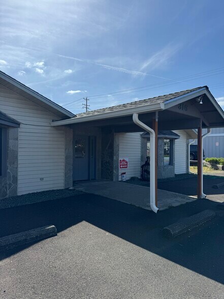 More Photos Of 316 Highway 101 N, Rockaway Beach Storefront Retail Residential For Sale