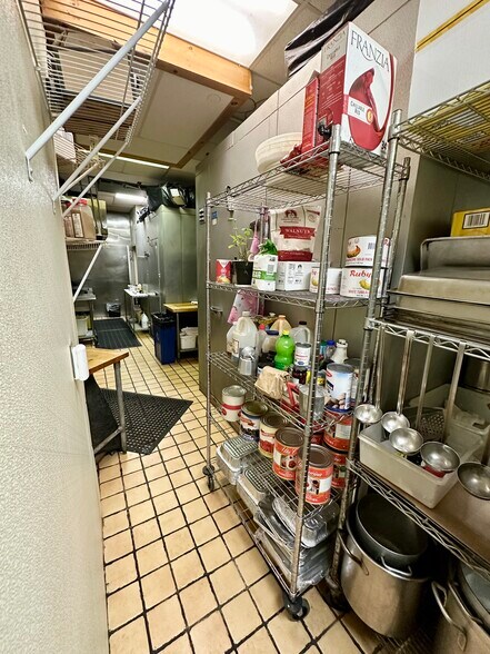 More Photos Of 136-154 Rifle Camp Rd, Woodland Park General Retail For Sale