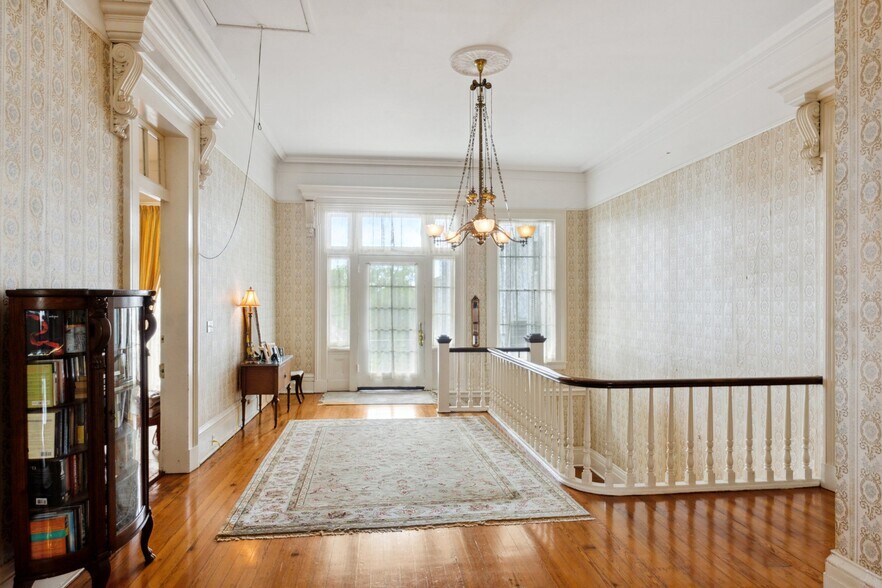 More Photos Of 1410 Jackson Ave, New Orleans Lodge Meeting Hall For Sale