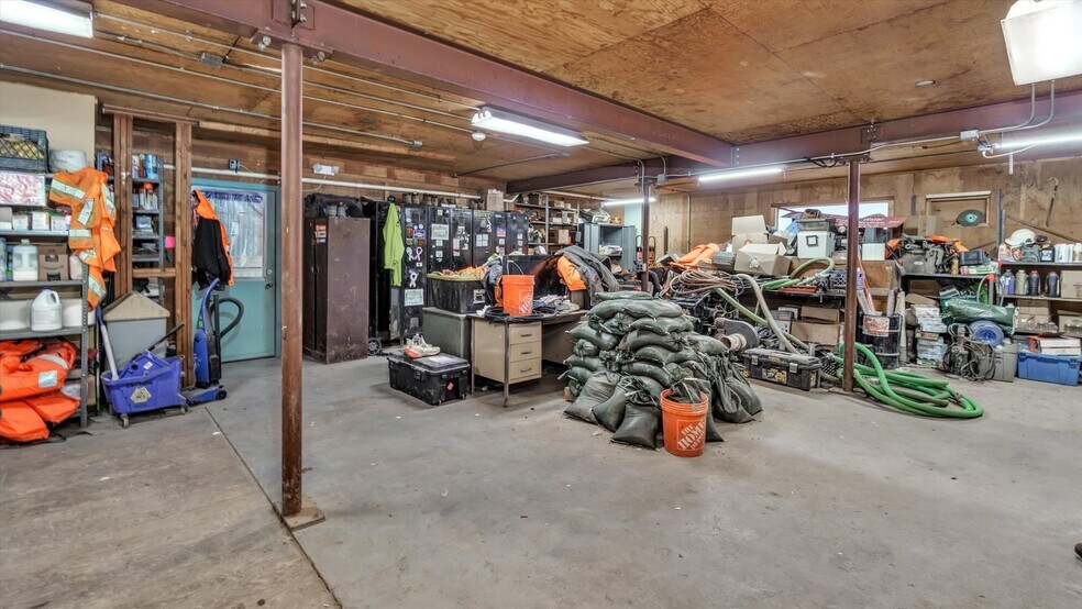 More Photos Of 32 Chichester Ave, Center Moriches Industrial For Sale