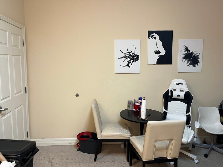 More Photos Of 10970 S Cleveland Ave, Fort Myers Office For Sale