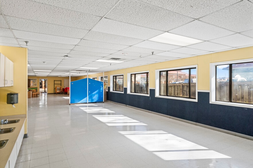 More Photos Of 211 Edds Ln, Sterling Schools For Lease