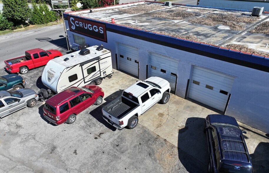 More Photos Of 5136 Hildebrand Rd NW, Roanoke Auto Repair For Sale