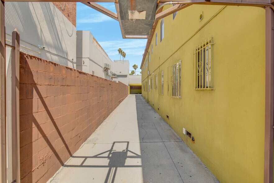 More Photos Of 1646 N Harvard Blvd, Los Angeles Apartments For Sale