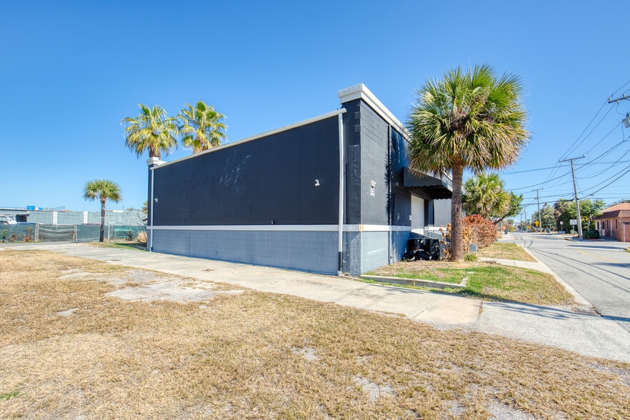 More Photos Of 566 Ballough Rd, Daytona Beach Warehouse For Lease