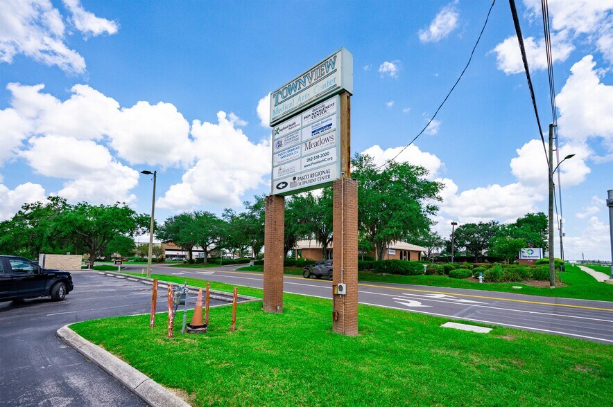 More Photos Of 37802-37814 Medical Arts Ct, Zephyrhills Medical For Lease