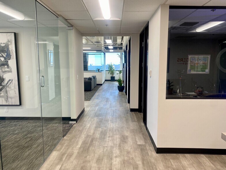 More Photos Of 6900 E Camelback Rd, Scottsdale Office For Lease