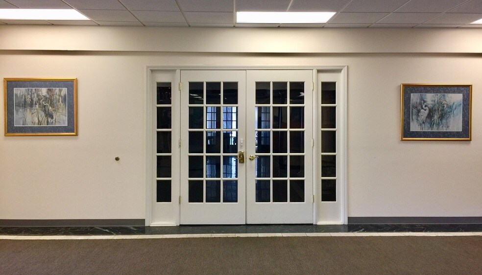 More Photos Of 200 Nokomis Ave S, Venice Office For Lease