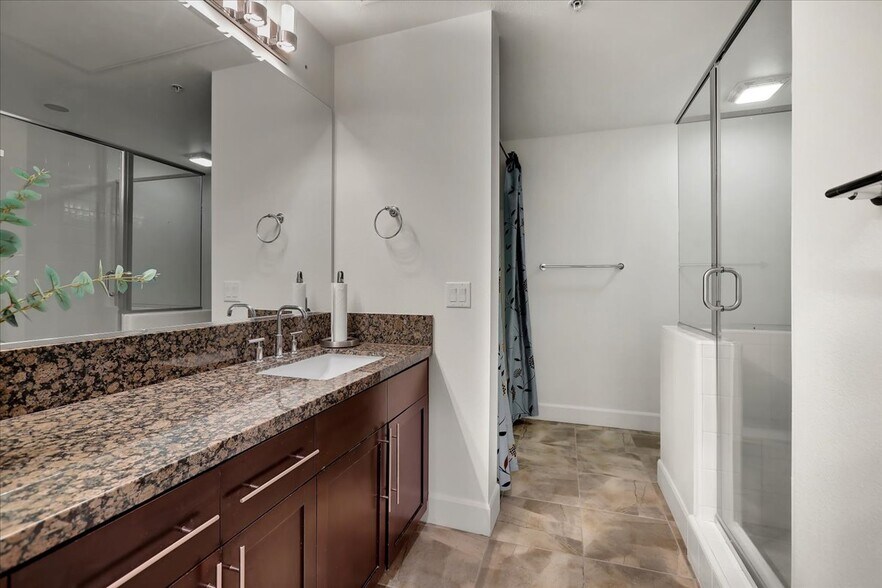 More Photos Of 300 E 4th St, Long Beach Apartments For Sale