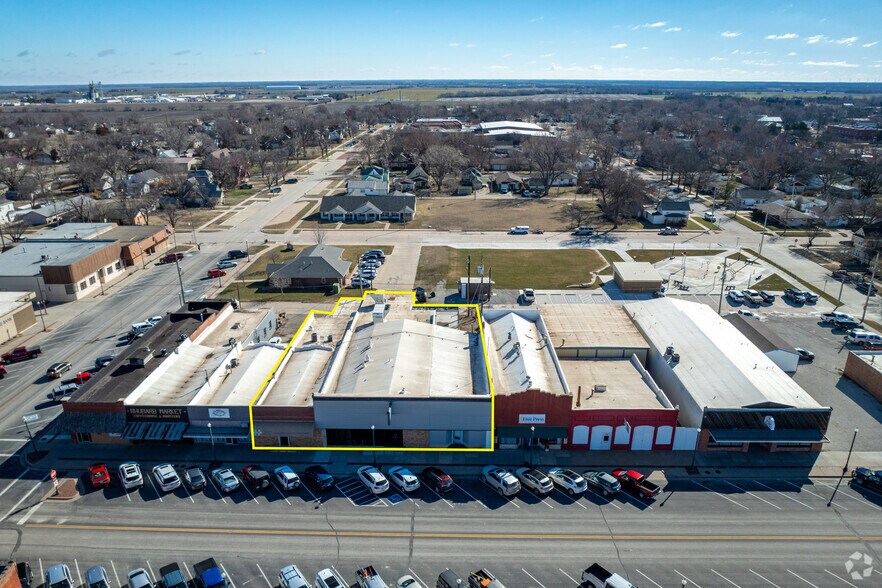 More Photos Of 108-114 S Main St, Hillsboro General Retail For Sale