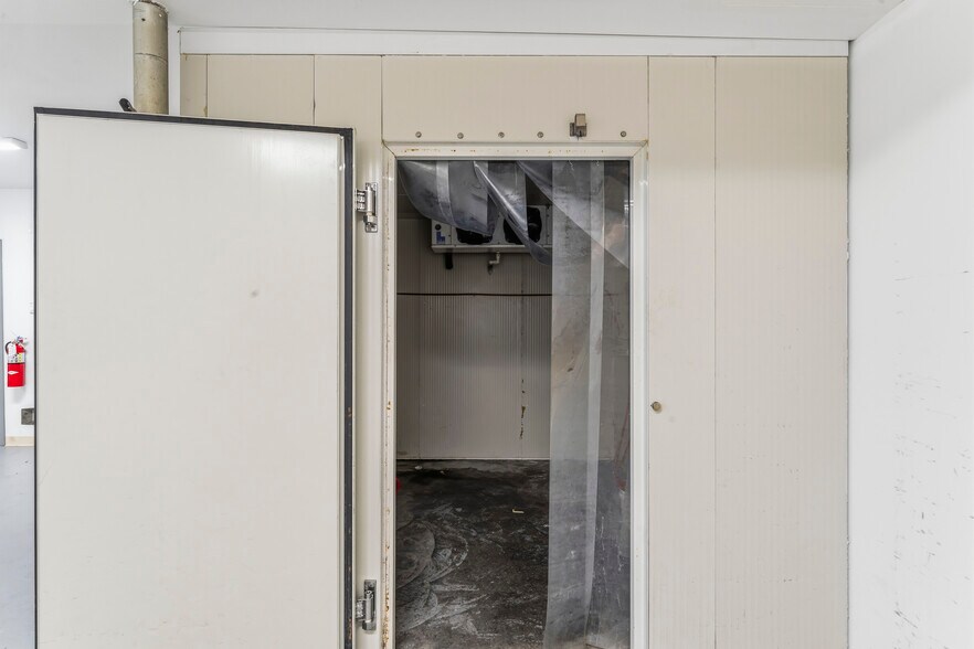 More Photos Of 13 Fort Hill Rd, Groton Storefront Retail Residential For Sale