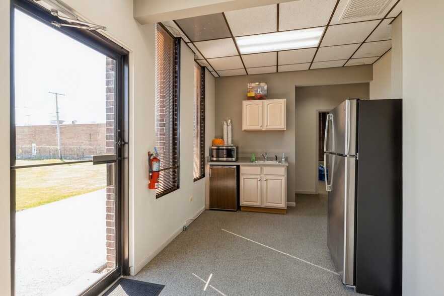More Photos Of 8233 S Harlem Ave, Bridgeview Medical For Lease