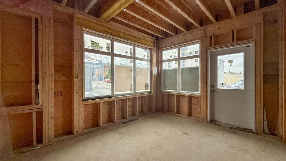 More Photos Of 704 Cliff St, Enderby Office For Lease