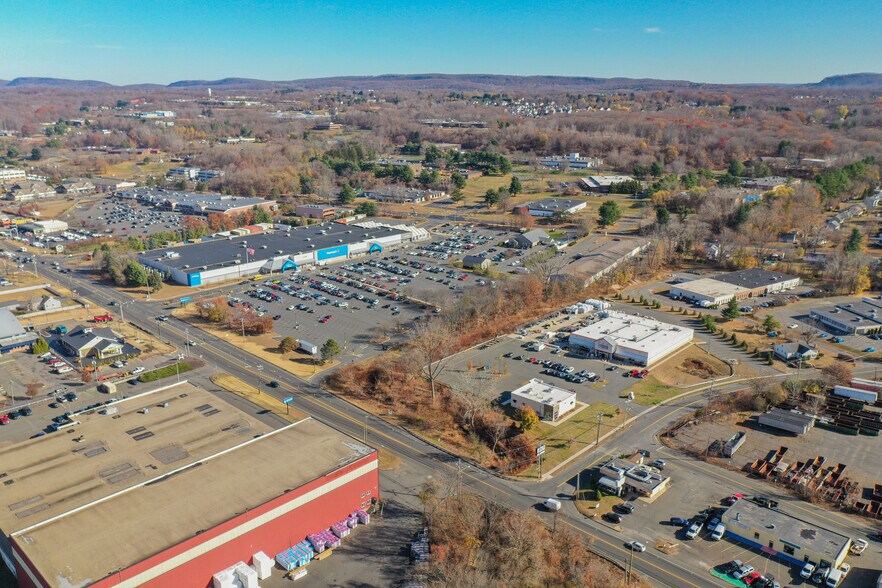 More Photos Of 800 N Colony Rd, Wallingford Freestanding For Sale