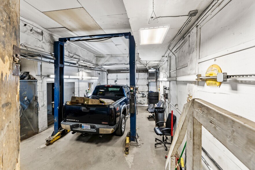 More Photos Of 210 Washington St, Boston Auto Repair For Sale