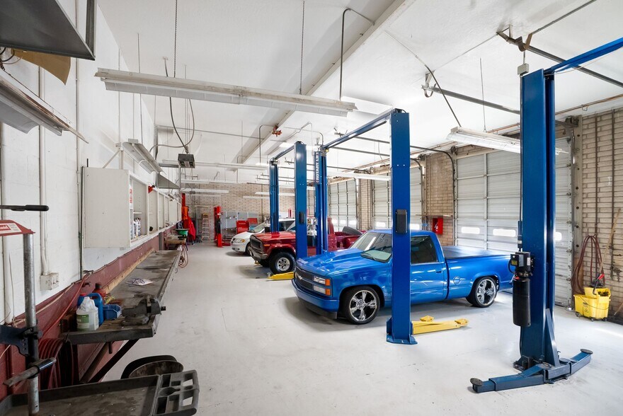 More Photos Of 870 W Apache Trl, Apache Junction General Retail For Sale