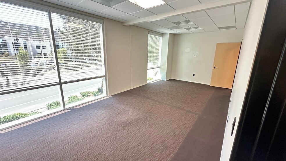 More Photos Of 43455 Business Park Dr, Temecula Research And Development For Sale