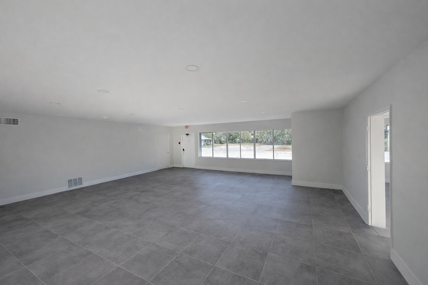 More Photos Of 4726 US-41, Sarasota Religious Facility For Lease