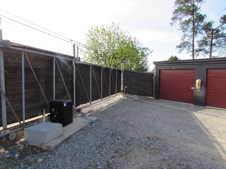 More Photos Of 5550 Hawkinsville Rd, Macon-Bibb Self Storage For Sale