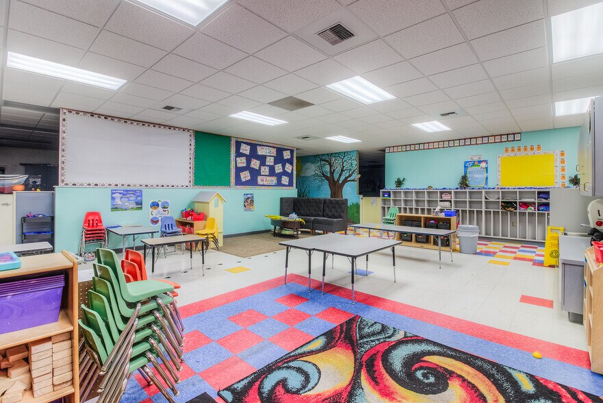 More Photos Of 909 N 21st Ave, Yakima Daycare Center For Sale