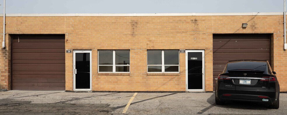 Primary Photo Of 20 Cain Dr, Plainview Warehouse For Lease