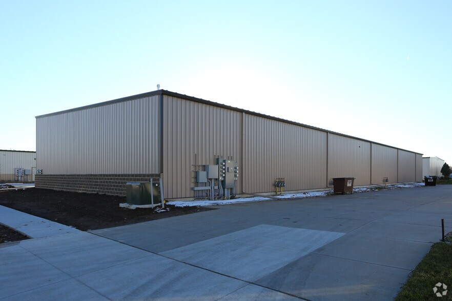 More Photos Of 1925 SW 5th St, Lincoln Warehouse For Lease