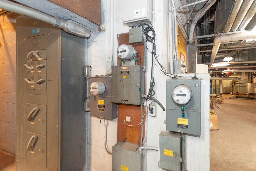 More Photos Of 101 W Fayette St, Baltimore Apartments For Sale