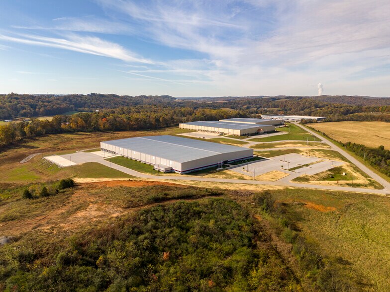 More Photos Of 1295 Huntington Park Dr, Loudon Warehouse For Lease