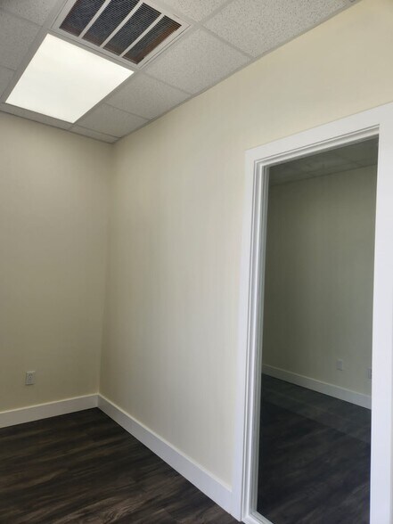 More Photos Of 3107 Elrod Rd, Katy Unknown For Lease