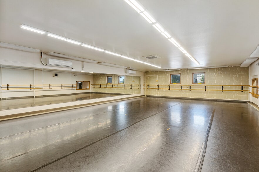 More Photos Of 813 8th St, Greeley General Retail For Lease