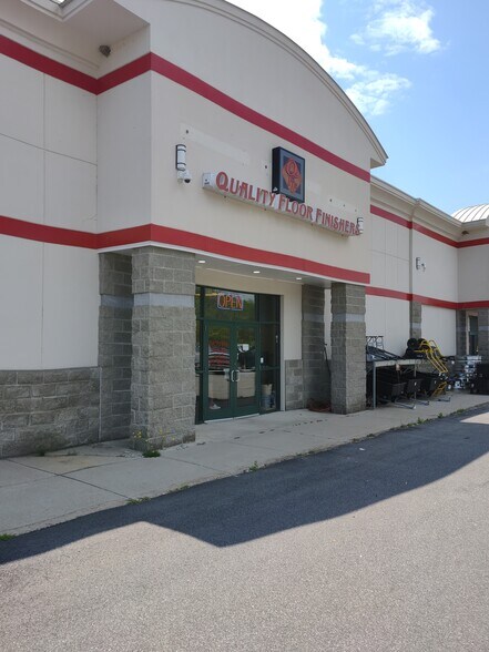 More Photos Of 442 US Route 1, Scarborough Freestanding For Sale