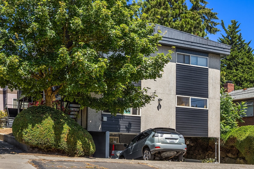 More Photos Of 4400 Linden Ave N, Seattle Apartments For Sale